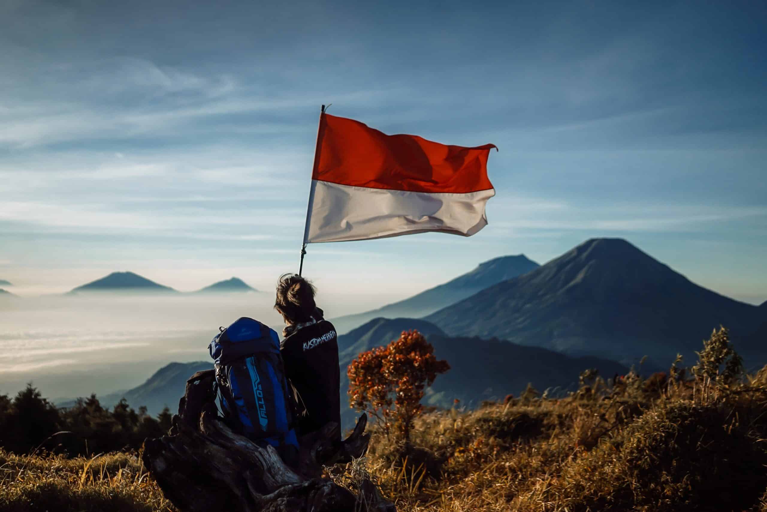 Gambar Menikmati Golden Sunrise Gunung Prau yang Eksotis 18